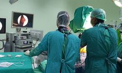 Ablasını kaybettiği kanserden erken teşhisle kurtuldu