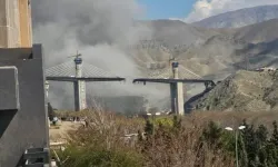 ABD ve İsrail, İran'ın Kerec kentindeki B1 Köprüsü'nü bir kez daha vurdu