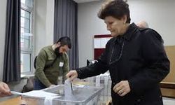 Yalova'da yaşayan çifte vatandaşlar, Bulgaristan'daki genel seçim için oy kullanıyor