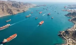 İran, Hürmüz Boğazı'ndan geçecek gemilere mayınlara karşı alternatif rota açıkladı