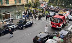 İtalya'da filmleri aratmayan banka soygunu: 25 kişi rehin alındı