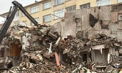 Eski bina yıkımlarında açığa çıkan asbest lifleri yıllar sonra hastalığa yol açıyor