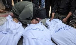 Filistinli annenin İsrail saldırısında kaybettiği çocuklarına vedası yürek burktu