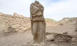 Laodikeia'da 2 metrelik "Athena" heykeli bulundu