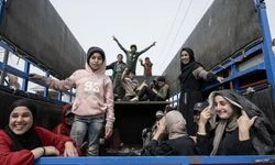 Ateşkes sonrası evlerine dönen Lübnanlılardan bir kısmı güvenlik endişesiyle tekrar göç ediyor