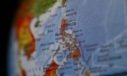 Filipinler Senatosu'nda silah sesleri duyuldu