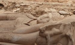 Olympos'ta anıtsal mezar ve içerisinde aristokrat bir kadına ait lahit bulundu