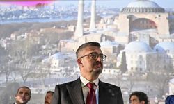 İletişim Başkanı Duran, "Fatih Sultan Mehmet ve İstanbul'un Fethi" temalı deneyim çadırını gezdi