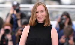 Cannes Film Festivali'ne katılan ABD'li aktrist Hannah Einbinder, Filistin'e desteğini vurguladı