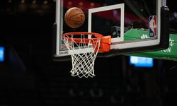 Detroit Pistons'u uzatmalarda yenen Cleveland Cavaliers, seride 3-2 öne geçti
