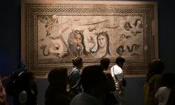 Zeugma Mozaik Müzesi'nde bayram tatilinde ziyaretçi yoğunluğu yaşanıyor