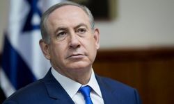 Yolsuzluktan yargılanan Netanyahu'nun duruşması başlamasına saatler kala ertelendi
