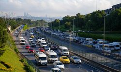 İstanbul'da haftanın ilk iş gününde trafik yoğunluğu yaşanıyor
