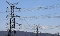 İran Enerji Bakanı: İran ile Katar elektrik şebekesi birbirine bağlanacak