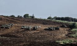 İsrailli yetkililerin, ordunun Lübnan'daki bazı bölgelerden çekildiği iddiasını yalanladığı bildirildi