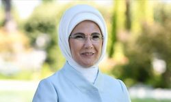 Emine Erdoğan'dan karne alan öğrencilere tebrik