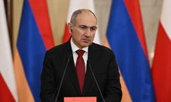 Paşinyan, seçim sonrası ülkede yeni bir anayasaya özellikle önem vereceğini belirtti
