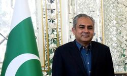 Pakistan İçişleri Bakanı, İran-ABD müzakereleri için Tahran’a gitti