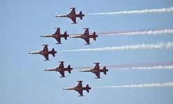 Türk Yıldızları'nın Belçika'daki gösterisi büyük ilgi gördü