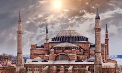 İstanbul'da "Fethin Nişanesi, Medeniyetin Kalbi: Çağları Aşan Mabet Ayasofya" paneli düzenlendi
