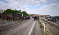 Kırıkkale'de yolcu otobüsü devrildi: 1 ölü, 40 yaralı