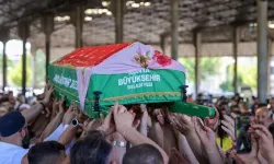 Konya'nın "Kırmızılı Kadın"ı ebediyete uğurlandı
