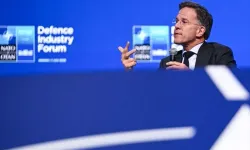 Rutte, müttefiklerin Türk savunma sanayisi modelini kendi ülkelerinde uygulamak için incelediğini söyledi