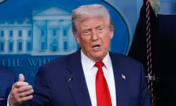 Trump, İran'ın saldırılarında ölen ABD askerlerini "onurlandırmak" için cenazelerinin getirileceği üsse gitti