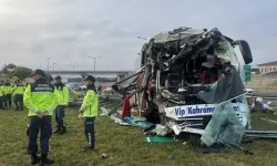 Anadolu Otoyolu'nun Bolu kesiminde kaza yapan yolcu otobüsündeki 15 kişi yaralandı