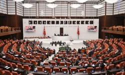En düşük emekli aylığının artırılmasına yönelik düzenlemeyi de içeren kanun teklifi, TBMM Genel Kurulunda