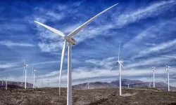 Yenilenebilir enerji geçen yıl 480 milyar dolarlık fosil yakıt maliyetinin önüne geçti