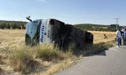 Eskişehir'de yolcu otobüsü şarampole devrildi