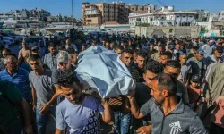 İsrail'in ateşkese rağmen Gazze'ye düzenlediği saldırıda 3 Filistinli hayatını kaybetti