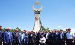 Cumhurbaşkanı Yardımcısı Yılmaz, 15 Temmuz Şehitler Anıtı'ndaki törene katıldı