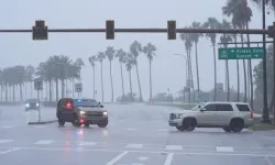 Meksika Körfezi'nde etkili olan Bertha Tropikal Fırtınası, Florida ve Alabama kıyılarına ilerliyor