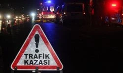 Ehliyetsiz ve alkollü sürücü polis aracıyla çarpıştı: 2'si polis 3 yaralı