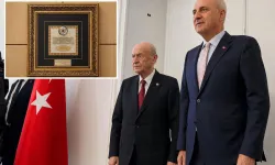 Bahçeli’den Kurtulmuş’a anlamlı hediye
