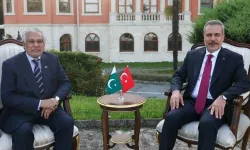 Dışişleri Bakanı Fidan, Pakistanlı mevkidaşı Dar ile İstanbul'da görüştü