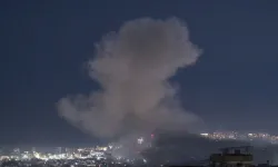 İsrail ateşkese rağmen Lübnan'ın güneyine gece boyunca hava ve topçu saldırıları düzenledi