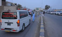 Pakistan'da polis karakolu önünde patlama: 14 ölü