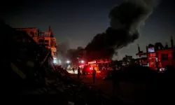 İsrail savaş uçakları, Gazze'de hastane yakınındaki ilaç deposunu bombaladı