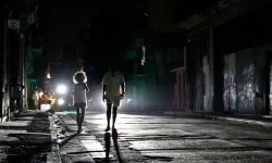 Küba genelinde Ulusal Elektrik Sistemi'nin devre dışı kalmasıyla elektrik kesintisi yaşandı