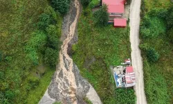 Trabzon'da Koşon Deresi taştı