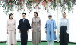 Emine Erdoğan, Kırgızistan'da Lider Eşleriyle Buluştu!