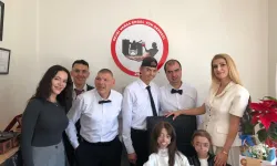 Zeynep Öğretmen’e Göre Sevginin Aşamayacağı Engel Yok: Bir Sosyal Medya Hareketinden Umut Hikayeleri