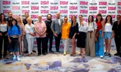 Ekranların Yeni Zirvesi 'Tuzlu Kahve': Dev Kadrosuyla Reytingleri, Tarihi Yalısıyla İzleyicileri Fethetti