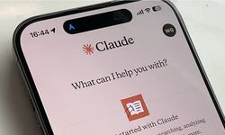 Sızdırılan Kodlar Apple'ın Gizli Yapay Zeka Stratejisini İfşa Etti: Siri'nin Zihni Dışa Açılıyor