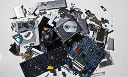 Yapay Zeka Devriminin Gizlenen Yüzü: E-Atık Kabusu