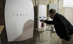Kaliforniya'da ev bataryaları elektrik şebekesine 580 megavat güç sağladı