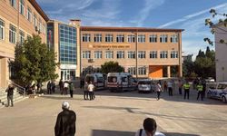 Silah ihbarı Turgutlu’yu karıştırdı: Veliler ve kolluk arasında arbede çıktı